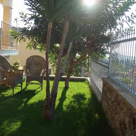 Guest house Affittacamere Belvedere La Peonia